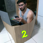 Nas redes sociais, apoiadores de Bolsonaro ironizam reportagem da Folha sobre 'Caixa 2' 12