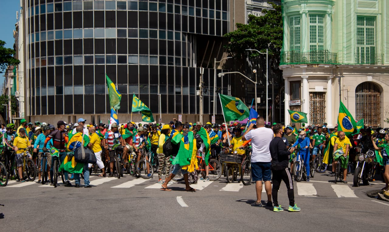 Veja fotos e vídeos da ‘bicicletada' pelo voto impresso auditável no Recife 9