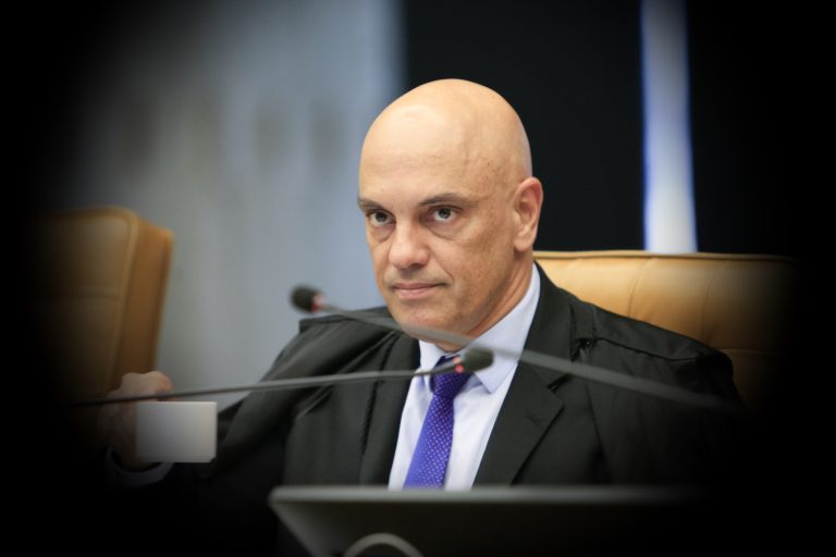 Pf não pediu quebra de sigilo e bloqueio de contas de empresários; moraes atendeu randolfe