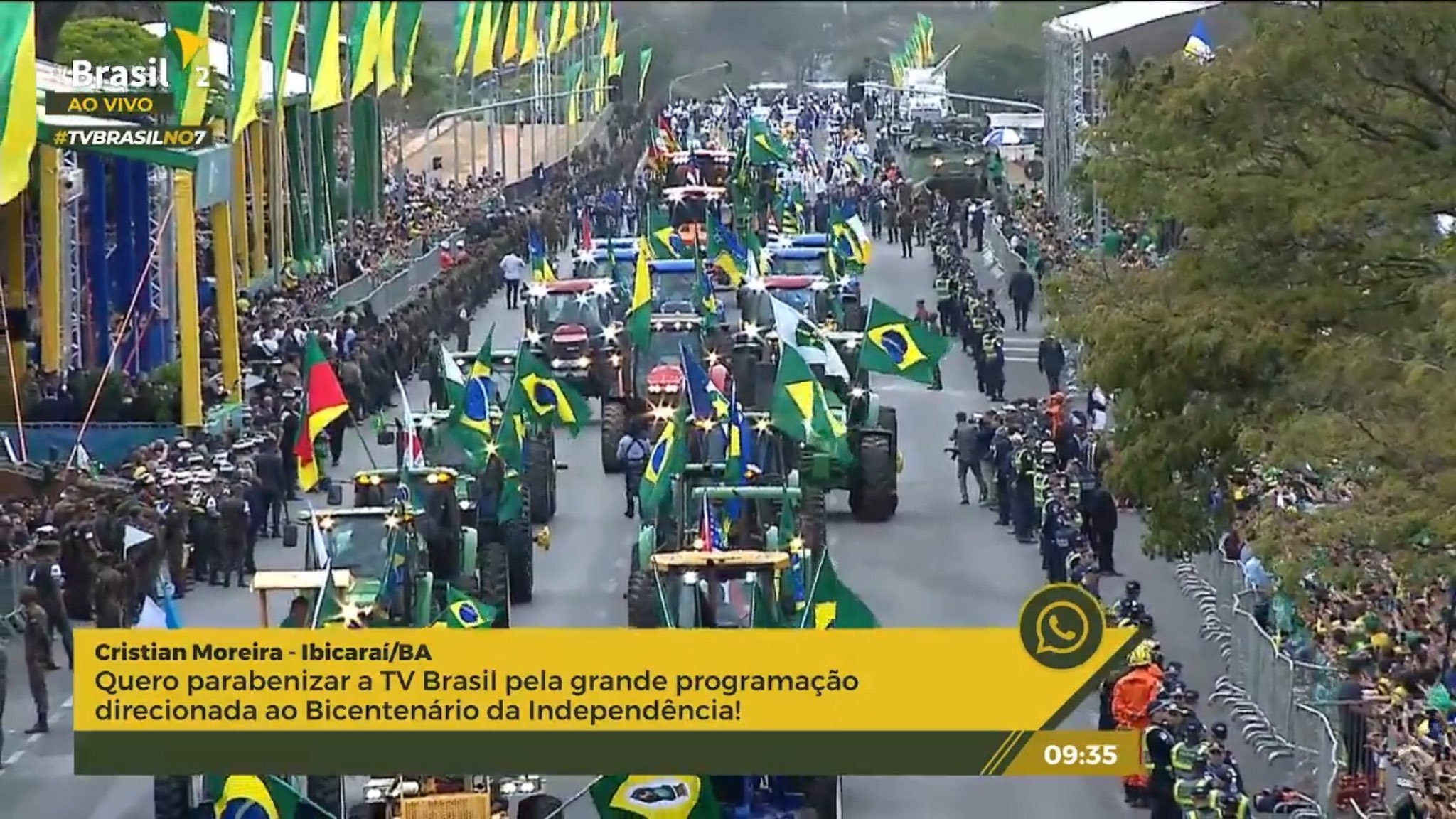 "O Brasil é agro", grita o público enquanto tratores desfilam na capital federal 1