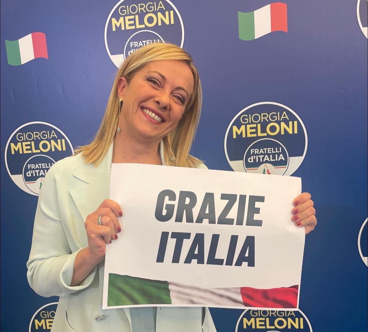 Direitista, Giorgia Meloni é eleita premiê e será a 1ª mulher a governar a Itália 1