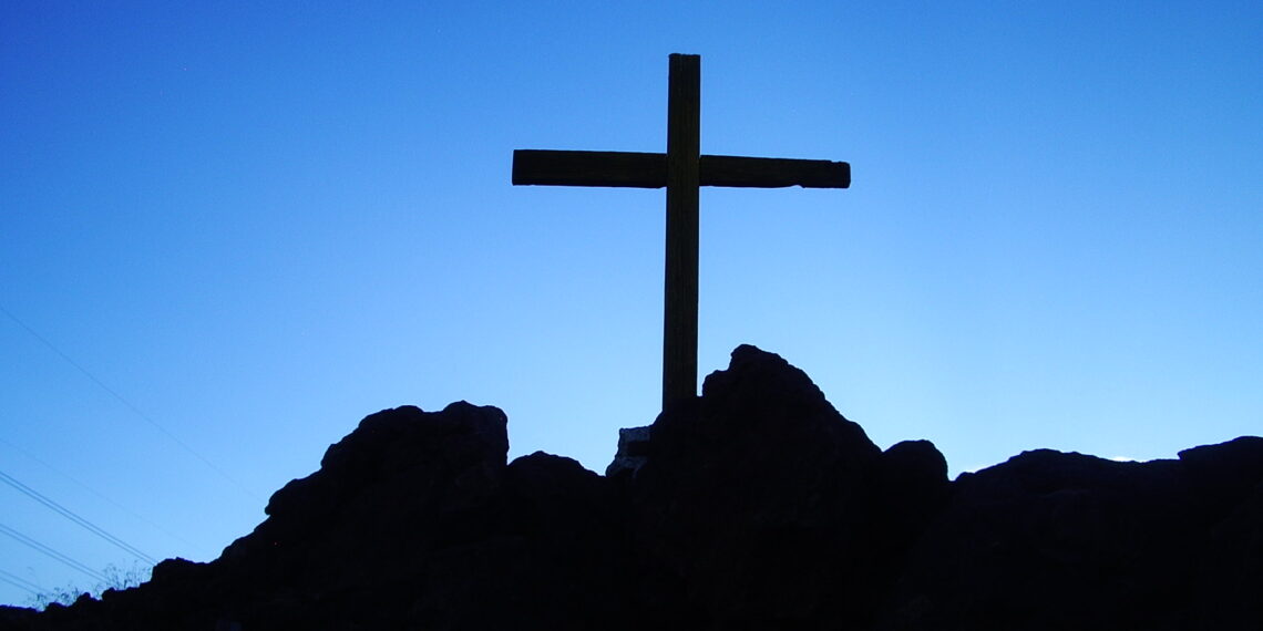 Cruz no monte, cristianismo, igreja