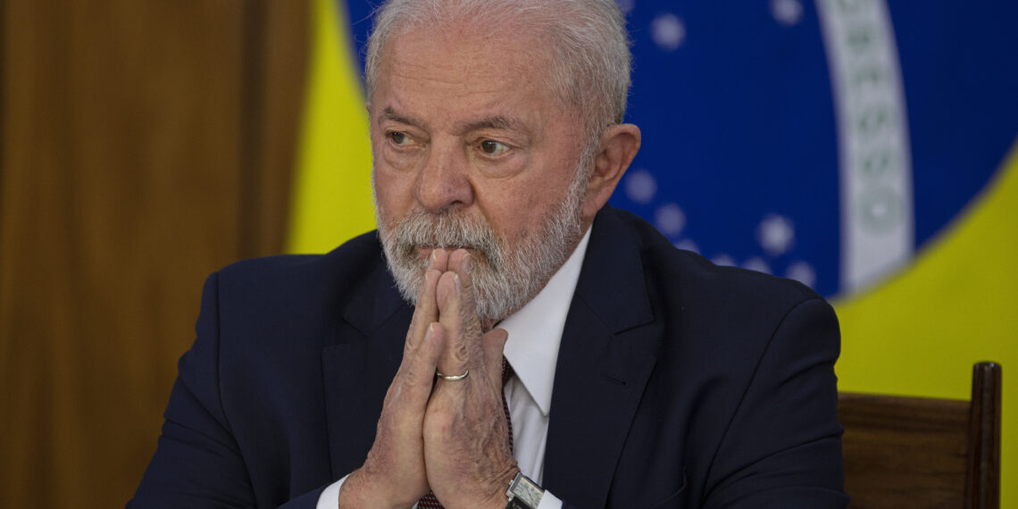 O presidente Luiz Incio Lula da Silva, participa de uma reunio com chefes dos Trs Poderes, governadores e ministros, para debater formas de reforar a segurana no ambiente escolar aps os episdios de violncia em Blumenau (SC) e em So Paulo (SP) nos ltimos dias.