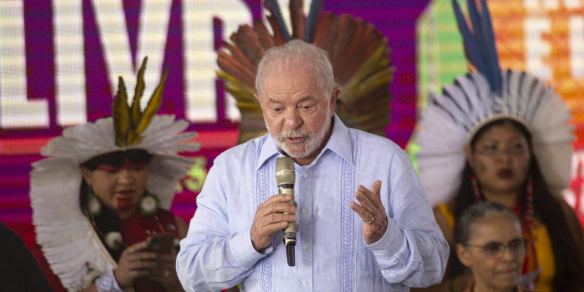 O presidente Luiz Inácio Lula da Silva durante o encerramento do Acampamento Terra Livre.