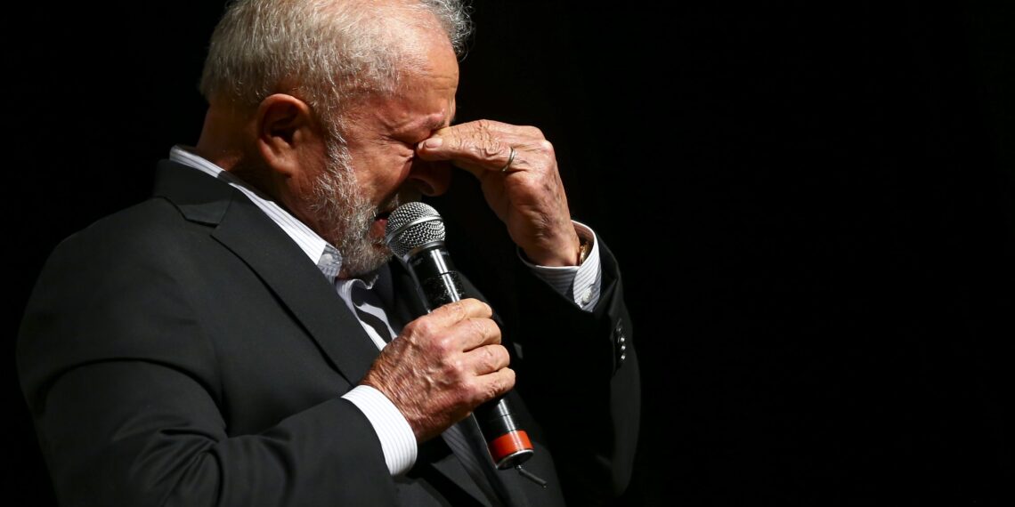 Lula chorando