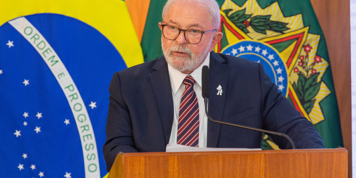 O presidente Luiz Inácio Lula da Silva coordena reunião de balanço dos 100 dias de governo. Todos os ministros participam do encontro.