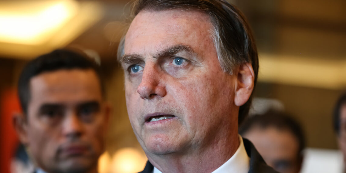 O presidente da República, Jair Bolsonaro, fala à Imprensa no Hotel Imperial