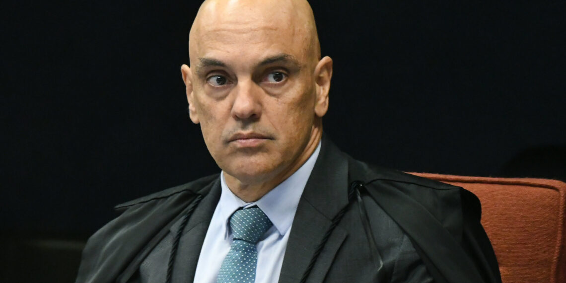 Alexandre de Moraes determina execução imediata da pena de Daniel Silveira