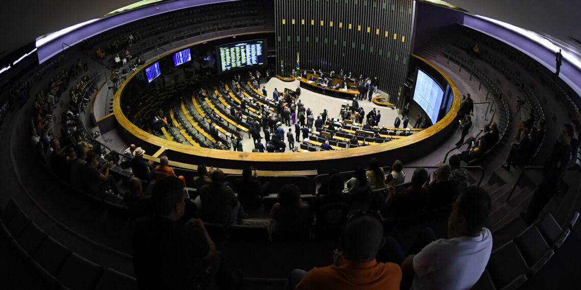Câmara aprova urgência de marco fiscal com 367 votos