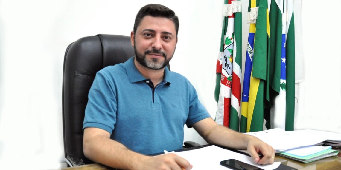 prefeito de Jandaia do Sul (Paraná), Lauro Junior