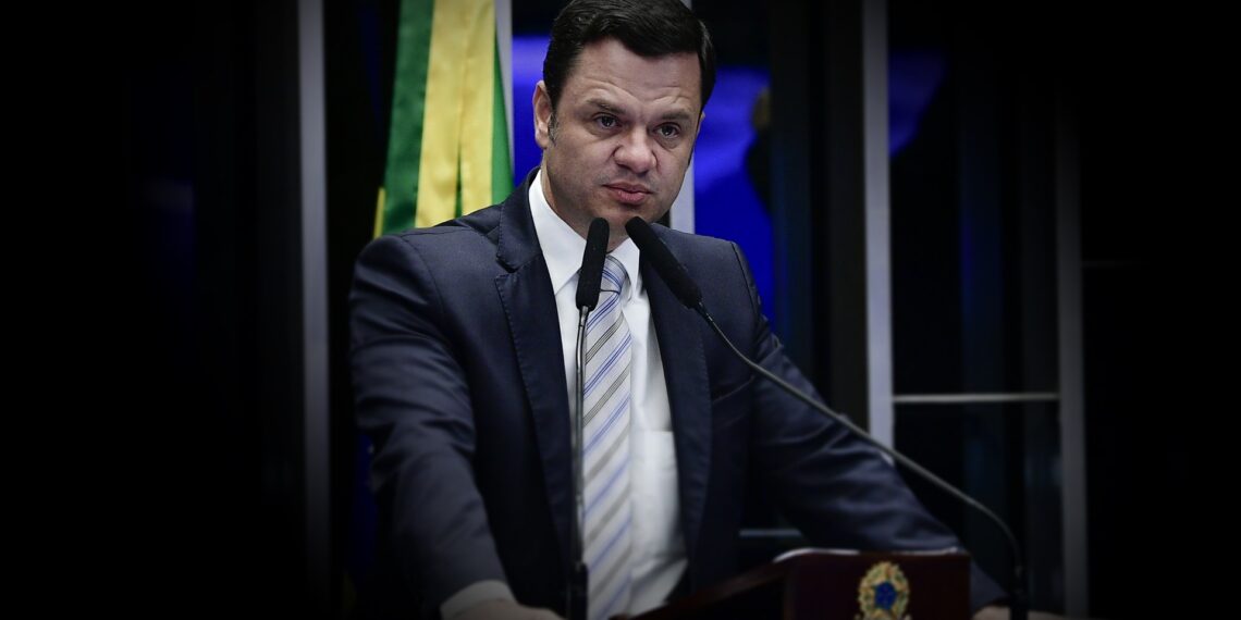 Moraes permite que 38 senadores visitem Anderson Torres; veja lista completa