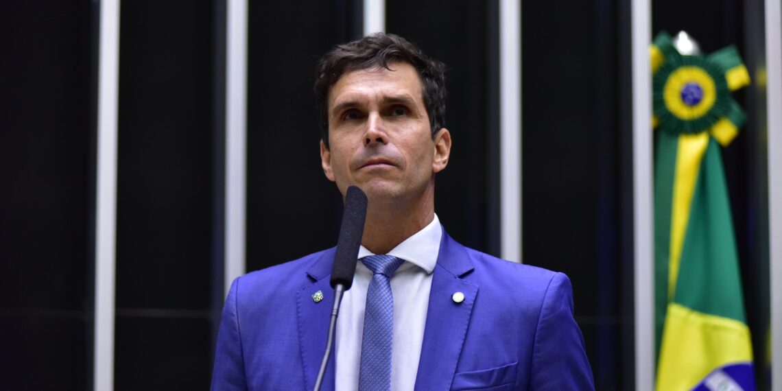 Luiz Lima no plenário da Câmara dos Deputados