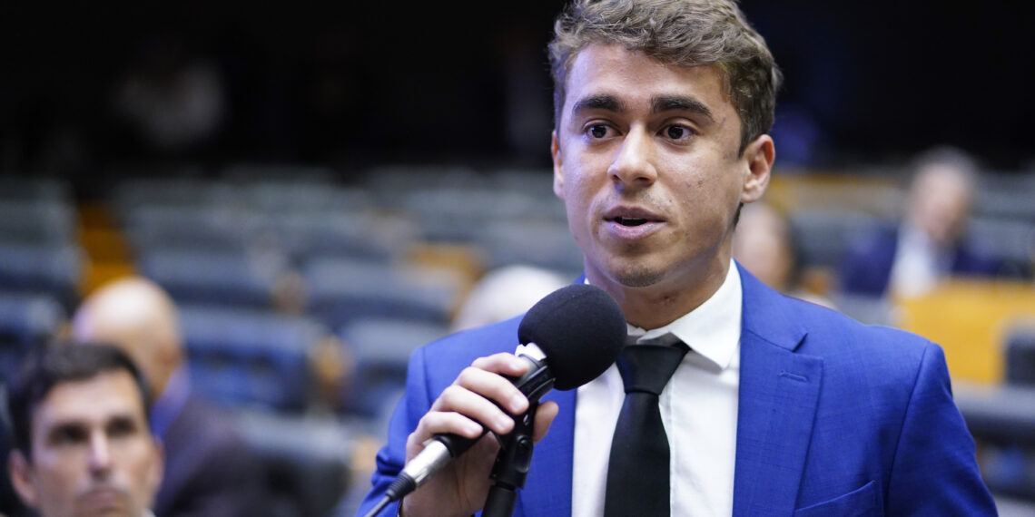 Nikolas Ferreira no plenário da Câmara dos Deputados