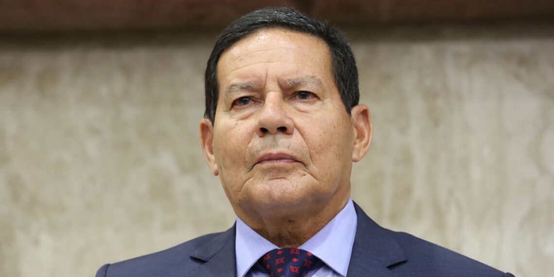 Presidente da República em exercício, Hamilton Mourão, durante Sessão Solene de posse dos novos dirigentes do Tribunal Regional Federal da 4ª Região.