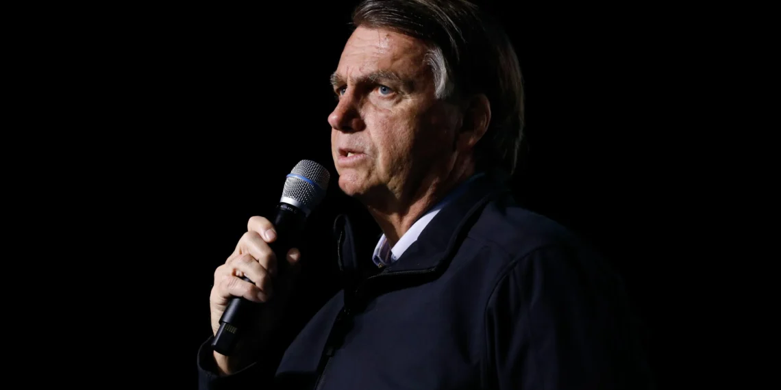 Bolsonaro volta atrás e pede desculpa por fala sobre vacina da Covid: ‘Fato desmentido’