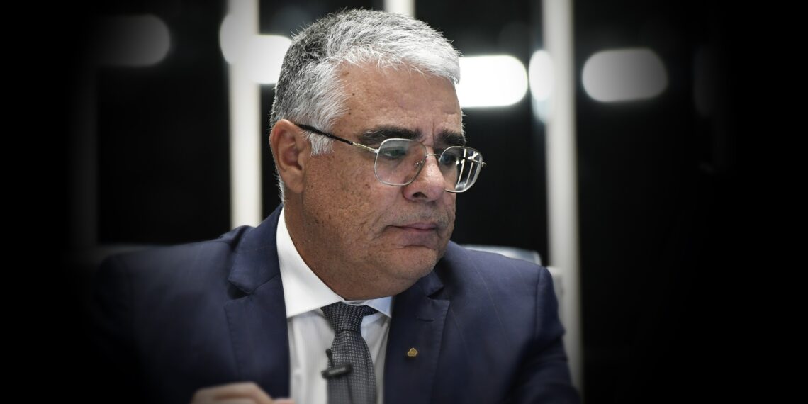 Plenário do Senado Federal durante sessão deliberativa ordinária. Na ordem do dia, a proposta de emenda à Constituição 43/2022, que tem por objetivo dar segurança jurídica aos contratos de permissão e credenciamento de lotéricos firmados com a Caixa Econômica Federal (CEF) antes da Constituição de 1988, realizados por prazo indeterminado e sem licitação. Mesa: senador Eduardo Girão (Novo-CE), conduz sessão.