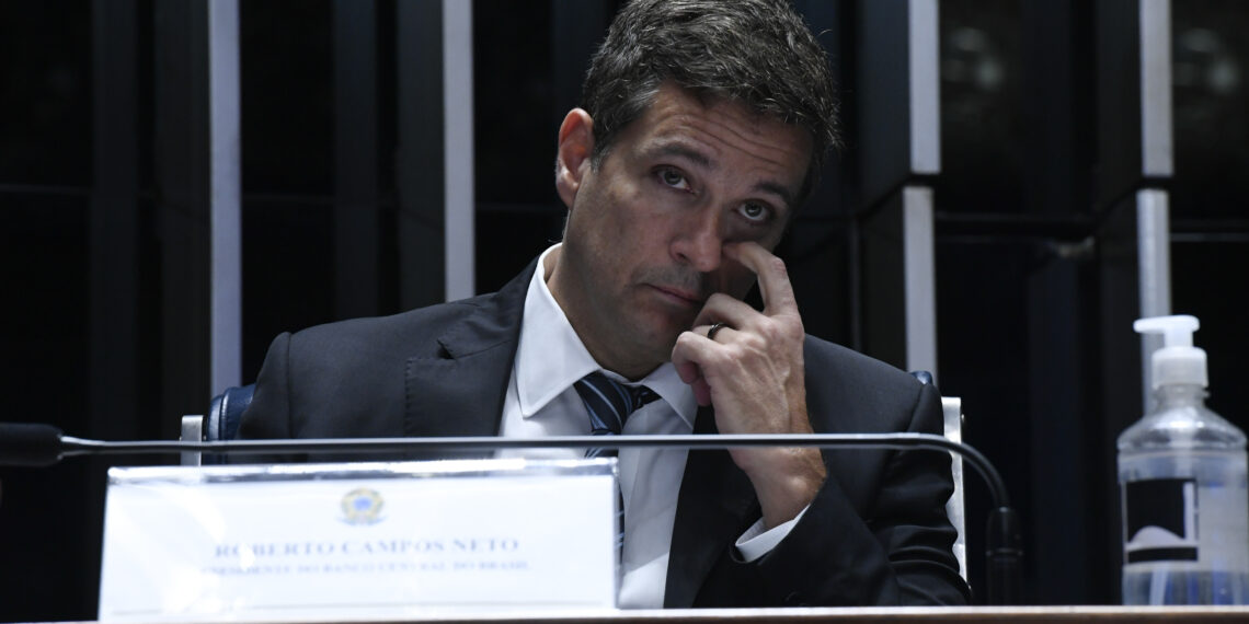 Plenário do Senado Federal durante sessão de debates temáticos destinada a debater o tema "Juros, Inflação e Crescimento". À mesa, presidente do Banco Central do Brasil, Roberto Campos Neto.