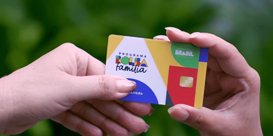 Fila do Bolsa Família volta sob Lula e deixa mais de 400 mil famílias à espera