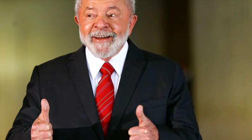 Lula ignora recorde de desmatamento em seu governo e volta a atacar gestão Bolsonaro
