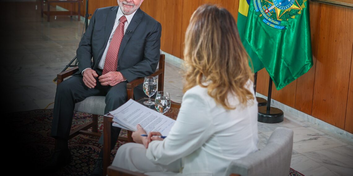 Lula sendo entrevistado