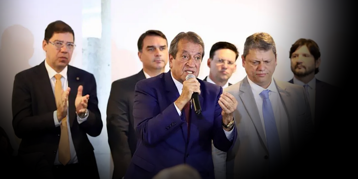 Reunião do PL em apoio a Bolsonaro vira 'barraco público' e repercute nas redes