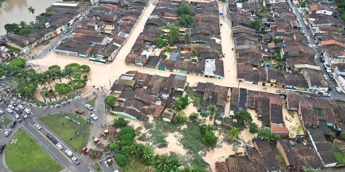 Alagoas tem cerca de 22 mil pessoas desalojadas ou desabrigadas após temporal