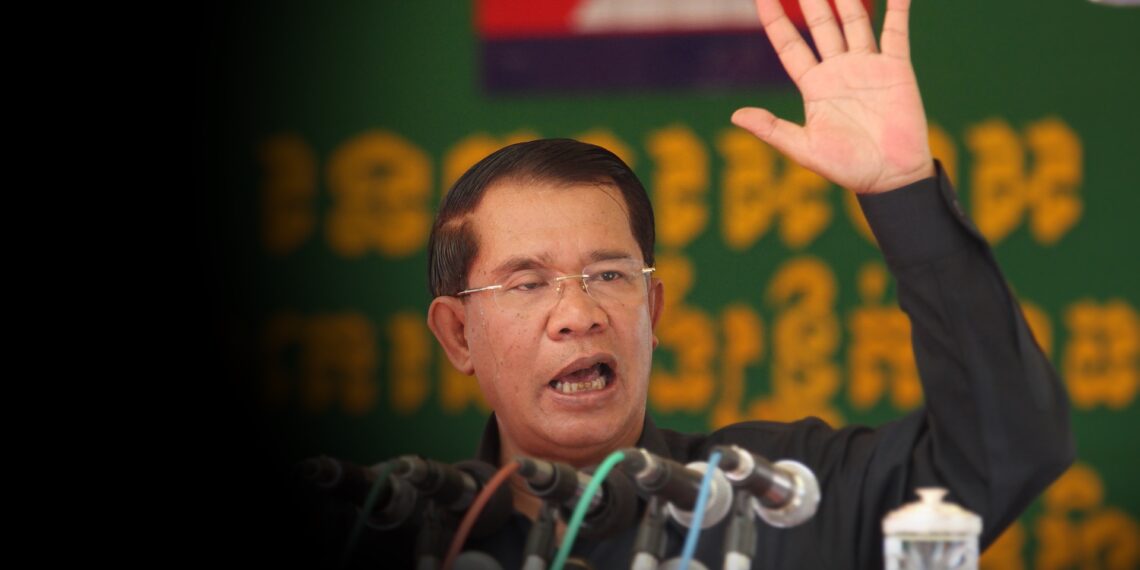 Há 40 anos no cargo, ditador do Camboja diz que entregará o poder ao seu filho