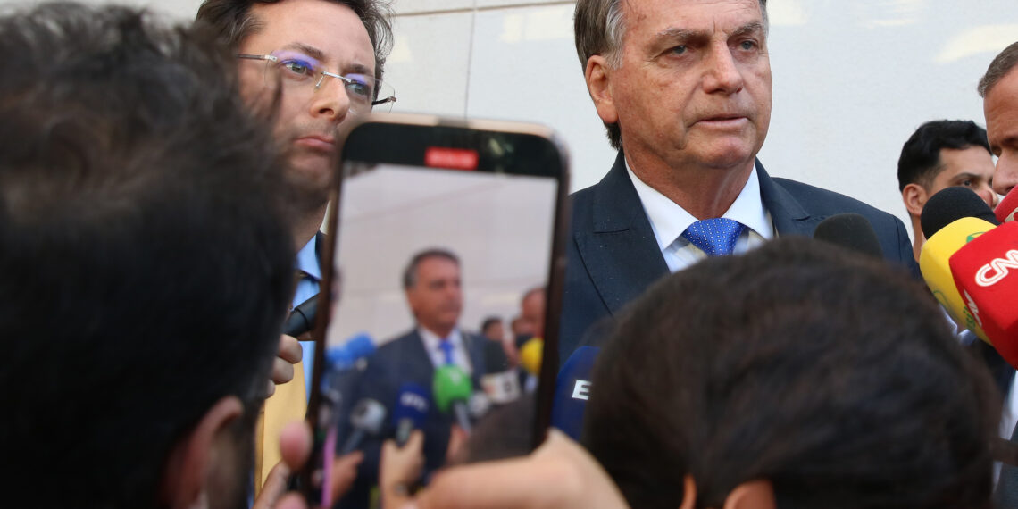 Antes no STF, 4 processos de Jair Bolsonaro que agora estão na Justiça Federal são arquivados