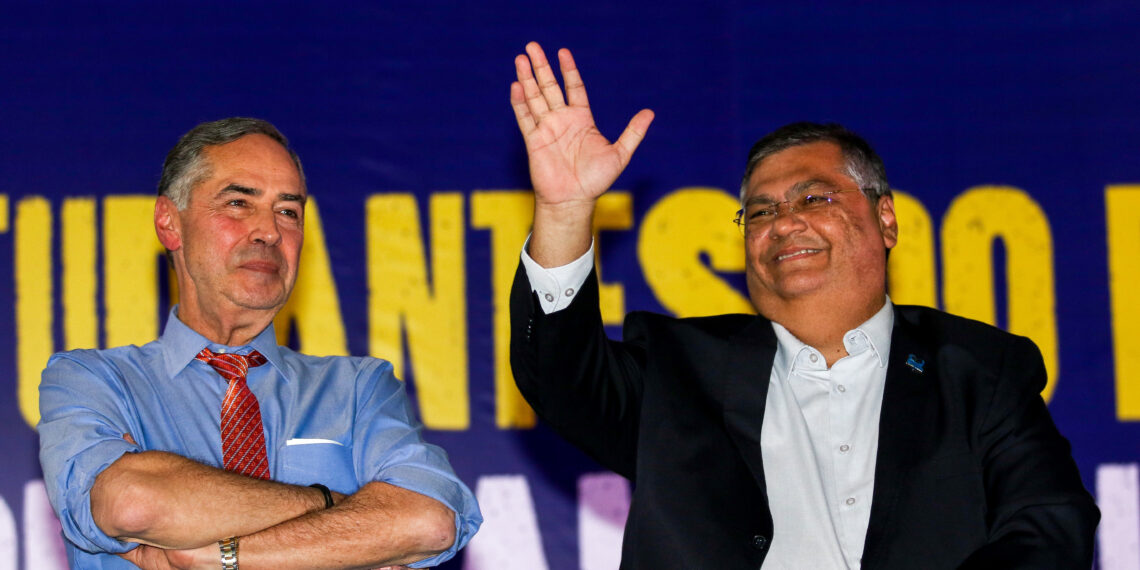 Brasília (DF), 12/07/2023 - Ministros Flávio Dino, da Justiça e Luís Roberto Barroso, do STF, participam da abertura do 59º Congresso da UNE. Foto: Wilson Dias/Agência Brasil