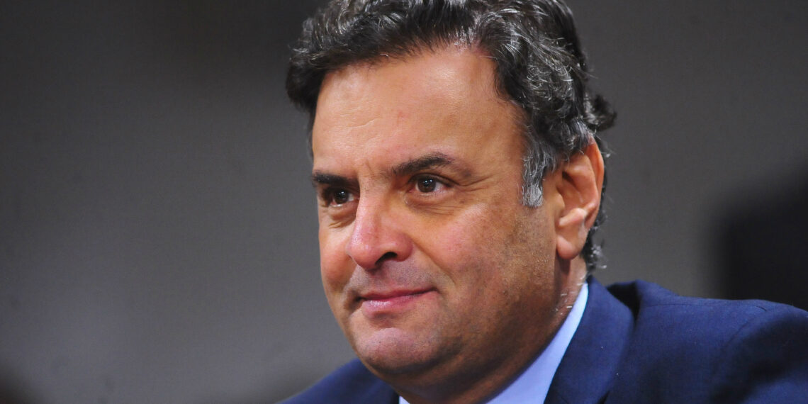 ‘Teatro das tesouras’: A estratégia de Aécio Neves ganha força no cenário político