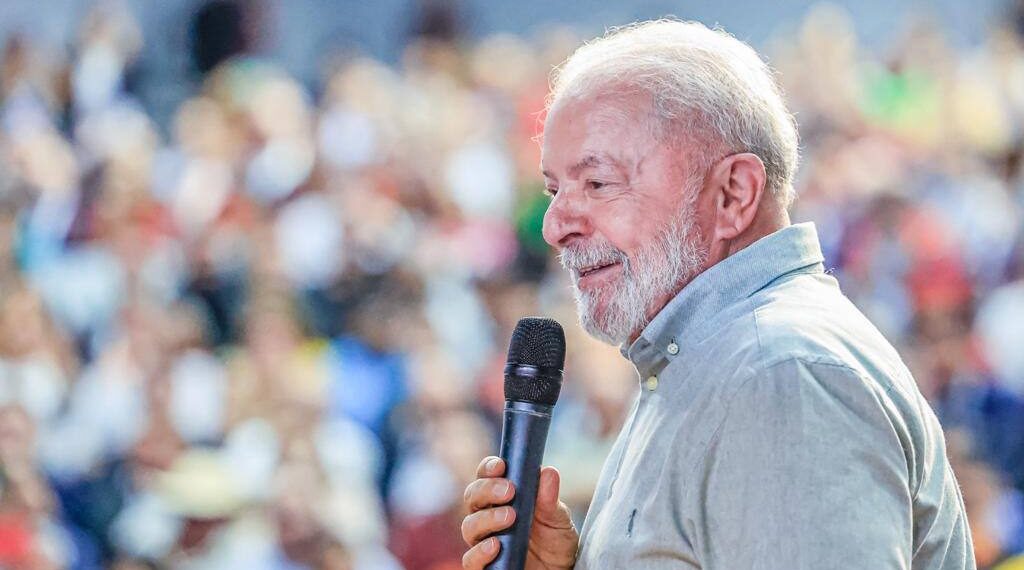 Em queda, aprovação de Lula é 37%; reprovação sobe 2 pontos, diz Ipec