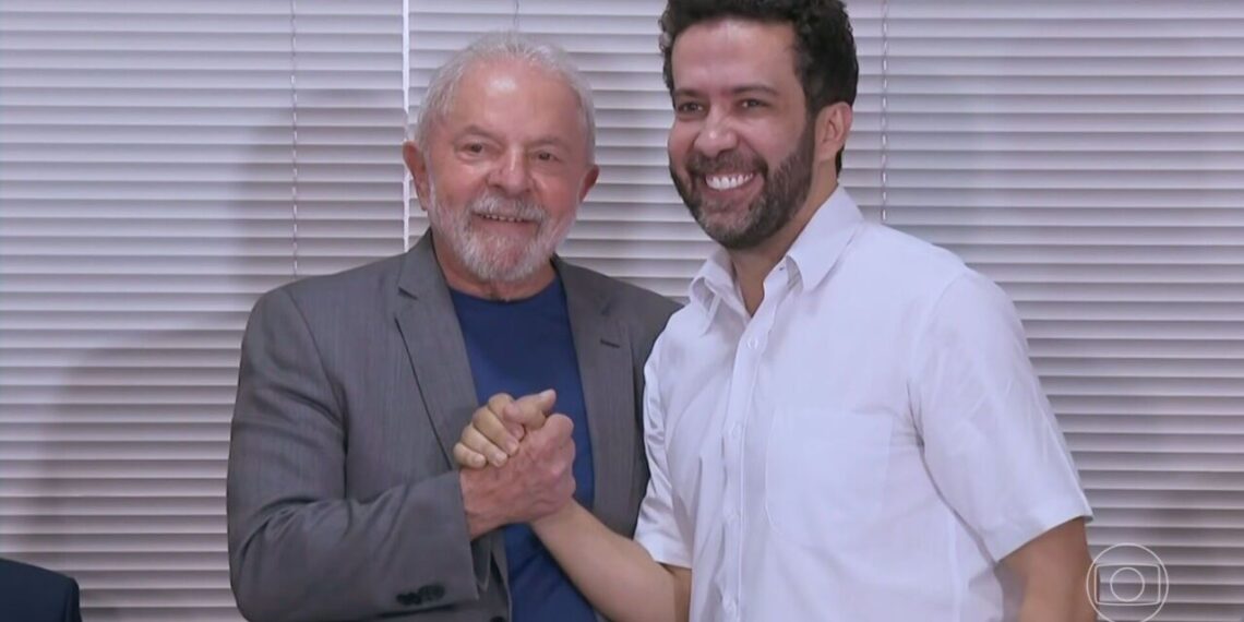 Janones admite que criou várias fake news para ajudar eleição de Lula contra Bolsonaro