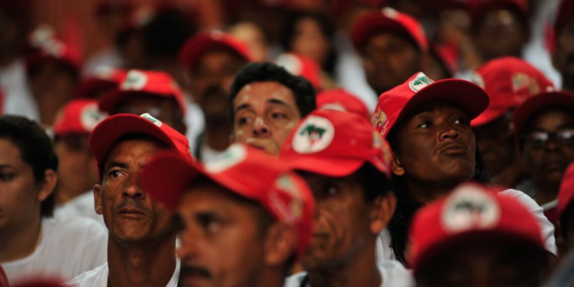 Brasilia - Quinze mil Sem Terra de todo o país participam da abertura do 6º Congresso Nacional do MST, na capital federal (Marcelo Camargo/Agência) Brasil)