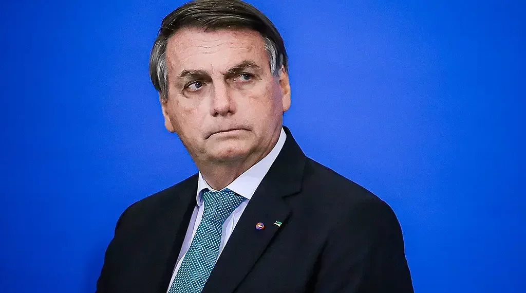 Bolsonaro torna-se protagonista em ações, acusações, denúncias e investigações não por corrupção