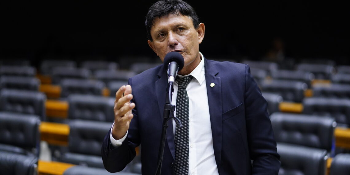 Éder Mauro lidera corrida eleitoral em Belém 1