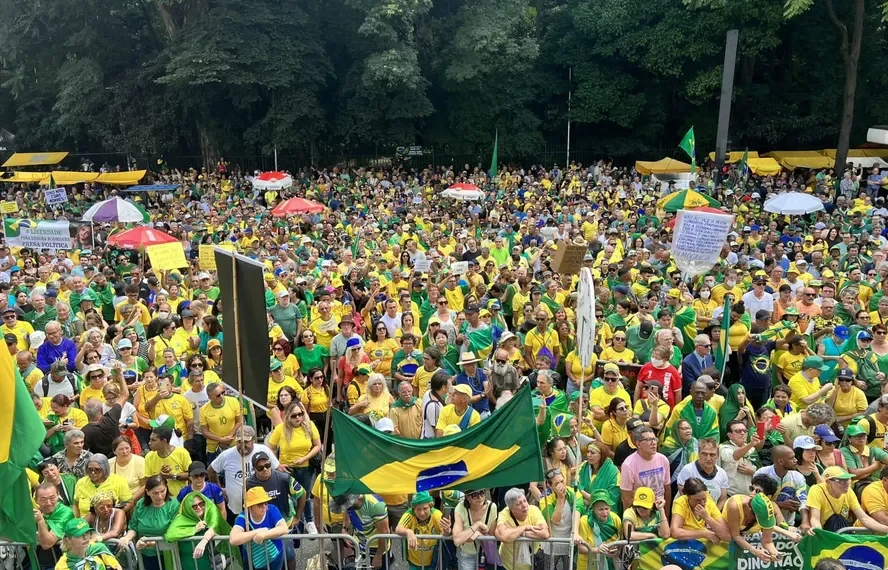 Brasileiros voltam às ruas de todo o país com manifestações contra Flávio Dino e Alexandre de Moraes 1