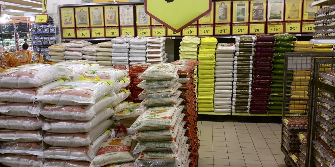 Preço do arroz dispara e pacote de 5 kg chega a superar R$ 25 1