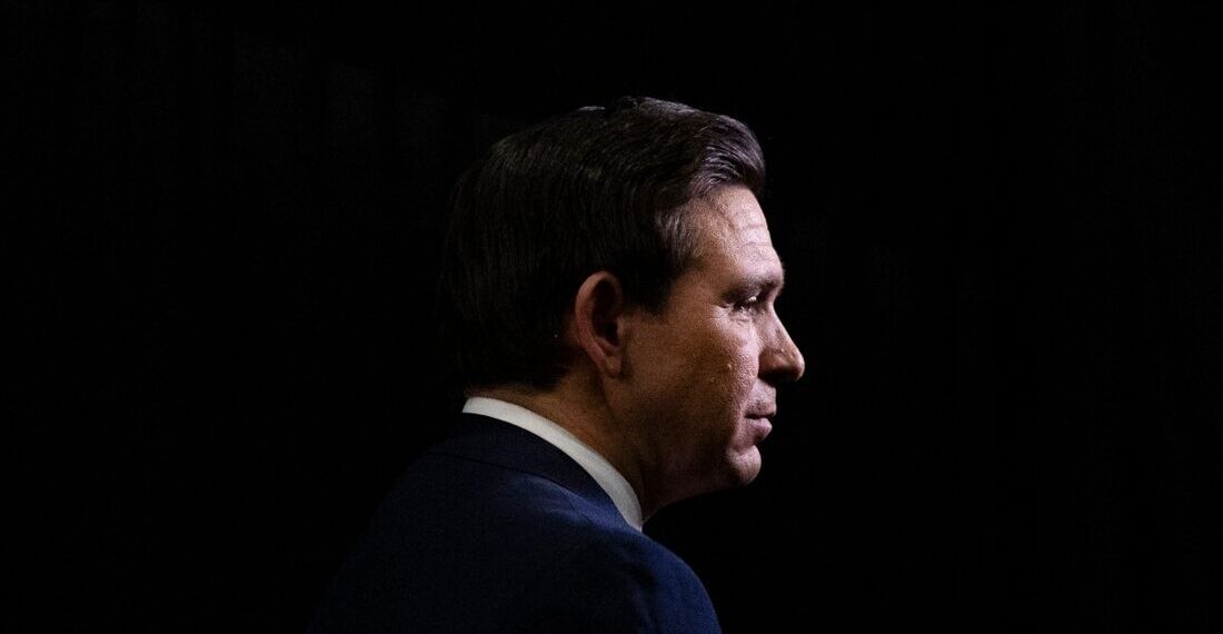 Ron DeSantis desiste de candidatura à presidência dos EUA e declara apoio a Donald Trump 1