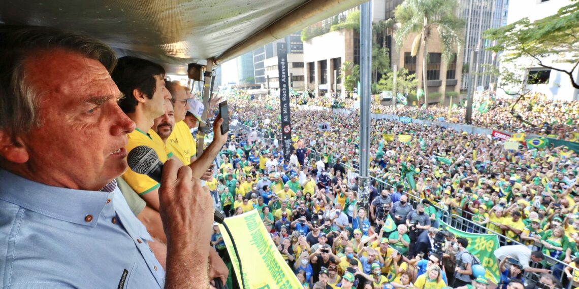 Se Bolsonaro falar um ‘ai’ do STF na Avenida Paulista, vai ser preso, teria dito ministro da Corte a jornal 1