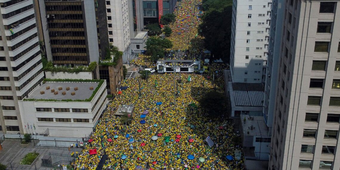 Pesquisadores da USP questionam dados oficiais de ato na Paulista: Pouco mais de 100 mil pessoas'