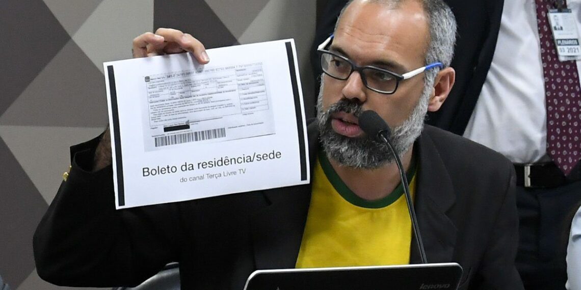 EUA arquivam pedido de extradição do jornalista Allan dos Santos, diz Jorge Seif 1