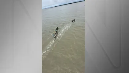 Barco encontrado com corpos chega para início de perícia 1