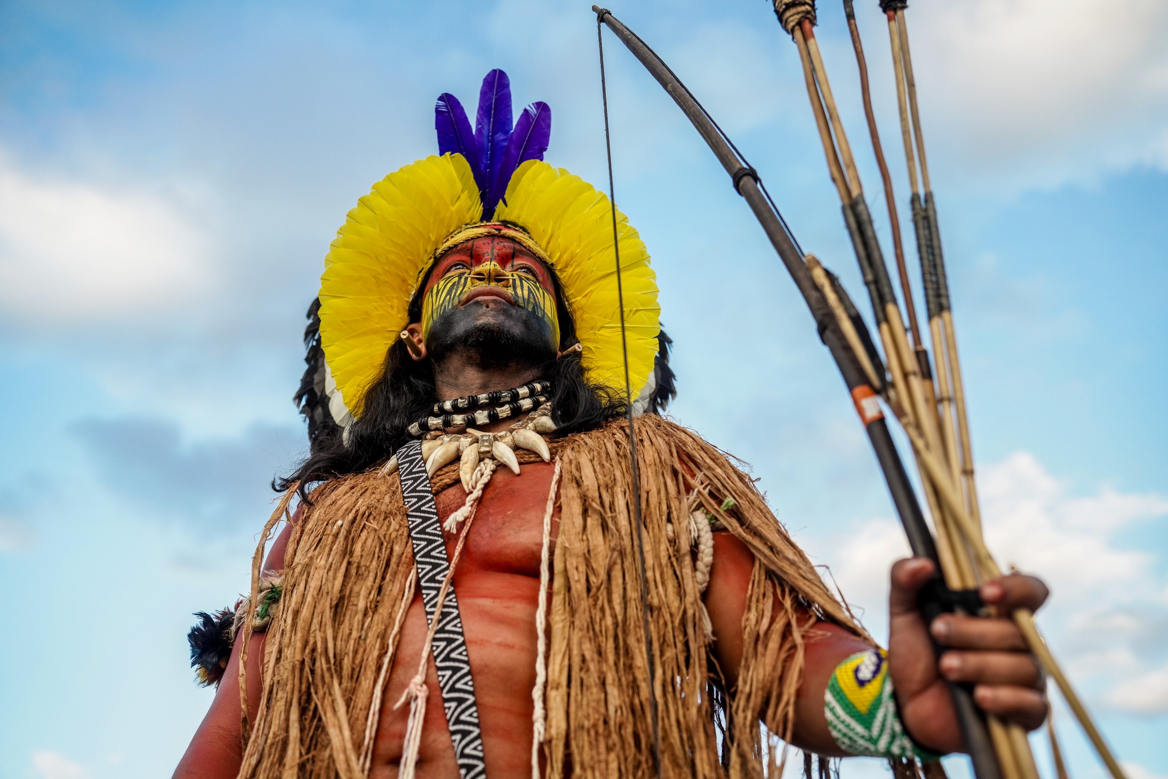 Indígenas marcham até o Palácio do Planalto e põem Lula sob pressão; veja fotos 11