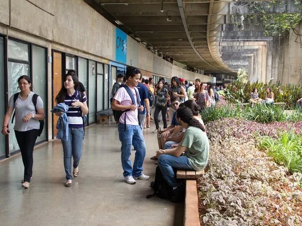 Universidades e institutos federais marcam greve e cobram repasses e reajuste salarial 1