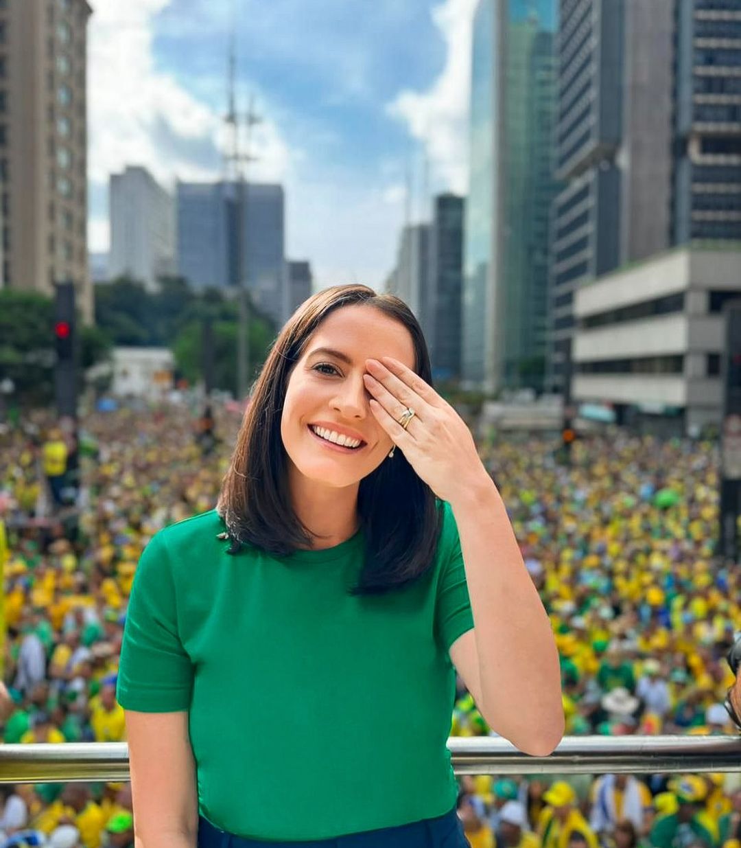 Sempre nas ruas, Amália esteve presente em momentos históricos: ‘Não desistiremos do Brasil’ 2 Sempre nas ruas, Amália esteve presente em momentos históricos: ‘Não desistiremos do Brasil’ 1