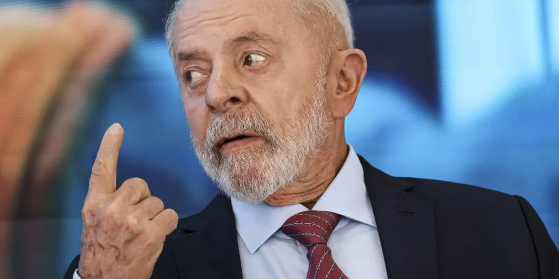 PoderData: Lula perde apoio de lulistas e nordestinos, e desaprovação vai a 51%