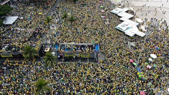 Os que dizem que o ato em Copacabana ‘flopou’ são os mesmos que não lotam um metro quadrado com apoiadores espontâneos 2 Os que dizem que o ato em Copacabana ‘flopou’ são os mesmos que não lotam um metro quadrado com apoiadores espontâneos 1