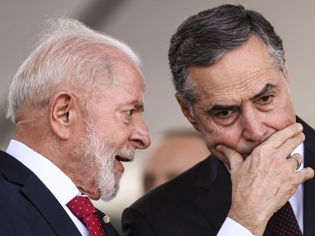 Comitiva de Lula ao funeral do Papa incluiu nomes não divulgados, como tesoureira do PT e até namorada de Barroso; veja a lista 2 Comitiva de Lula ao funeral do Papa incluiu nomes não divulgados, como tesoureira do PT e até namorada de Barroso; veja a lista 1