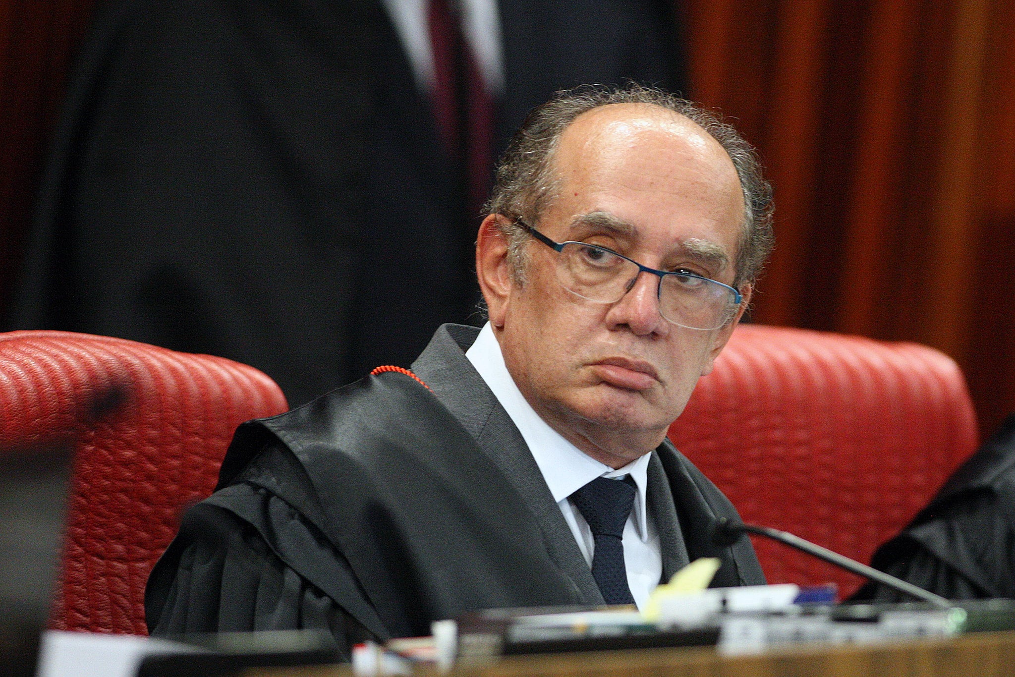 Gilmar Mendes sugere afastamento de ministros do TSE por atuação politizada