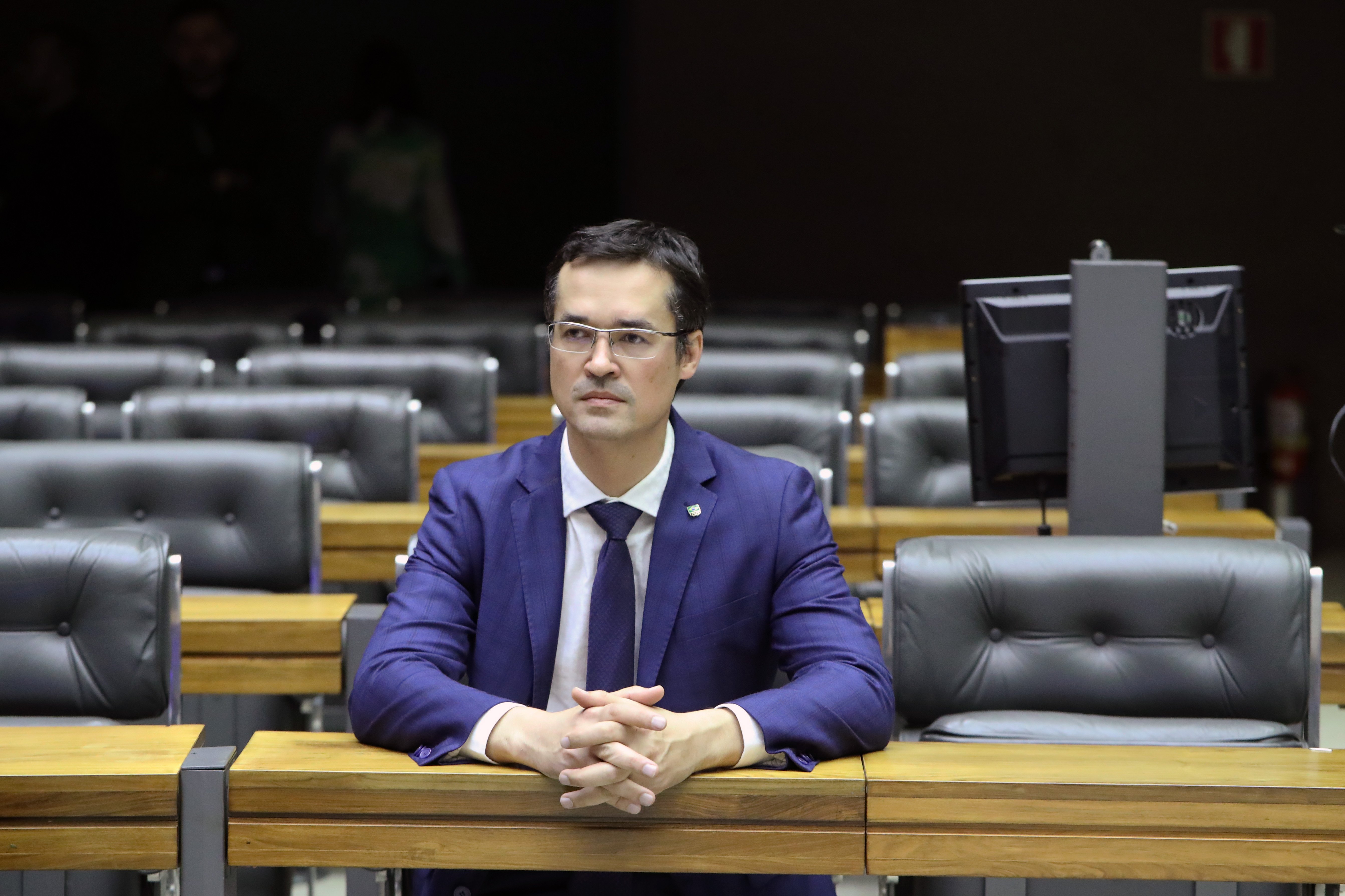 Líder nas pesquisas, Deltan tem campanha ao Senado suspensa pelo TSE